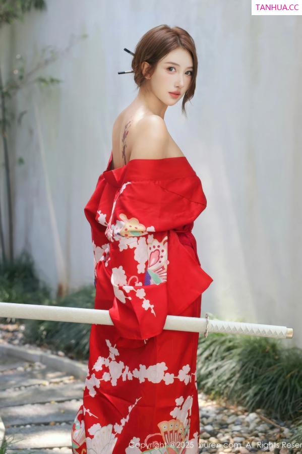   [XiuRen]高清写真图 2025.08.22 No.10683 金允希Yuki 红色和服第15张图片